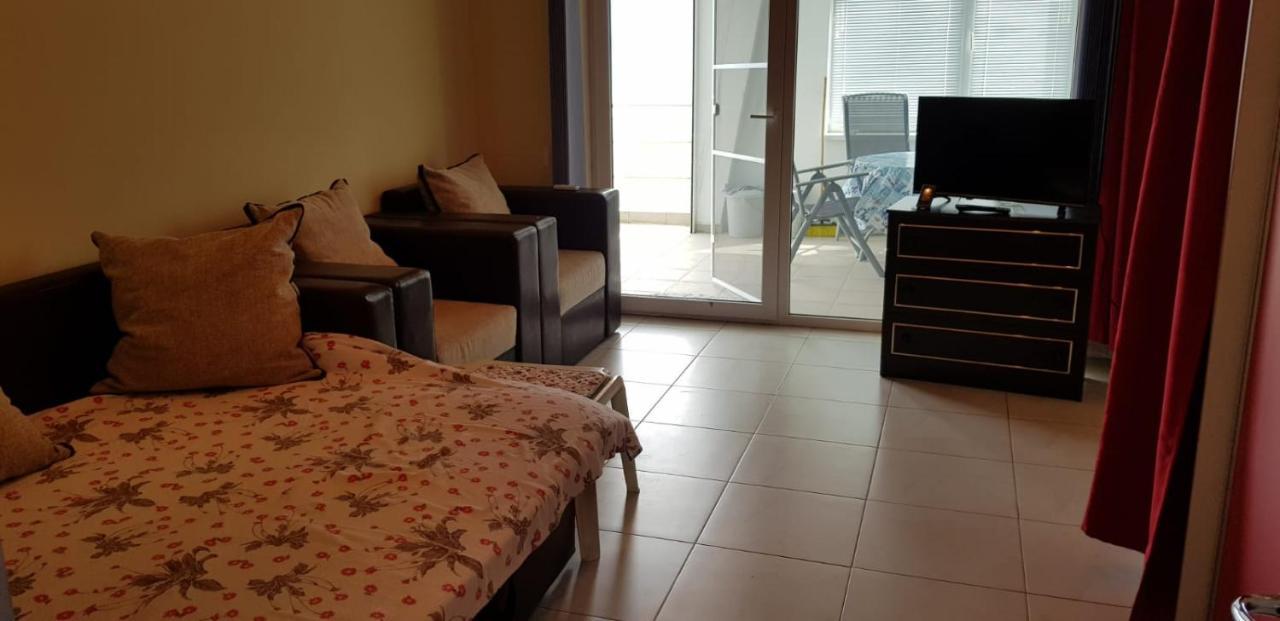 Nasty Apartament 코스티네스티 외부 사진